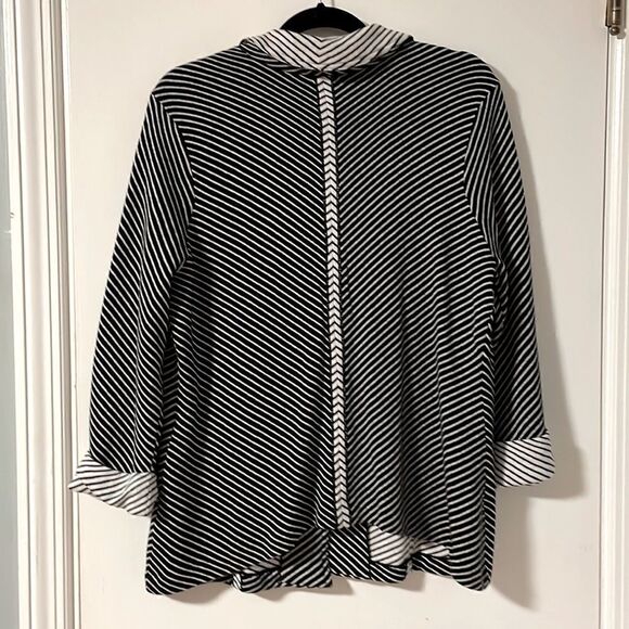 Chico’s black and white stripe soft knit one button jacket w lapels size Medium - Picture 7 of 9